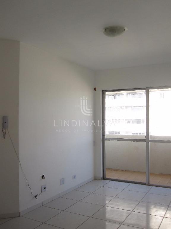 Apartamento no Ed. Las Brisas com suíte, 2 quartos, sacada - n...