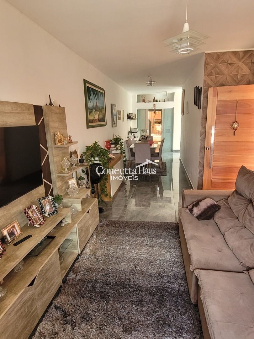 Casa térrea pinhais- 03 qtos 1 suite, 03 vagas, 50 mts da Jaco...
