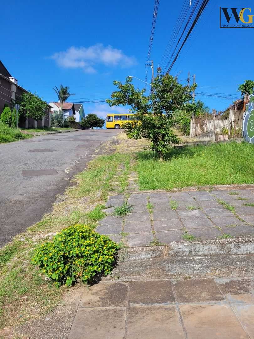 Terreno 500 m2, com 2 casas com 03 qtos cada, total 280m2 cons...