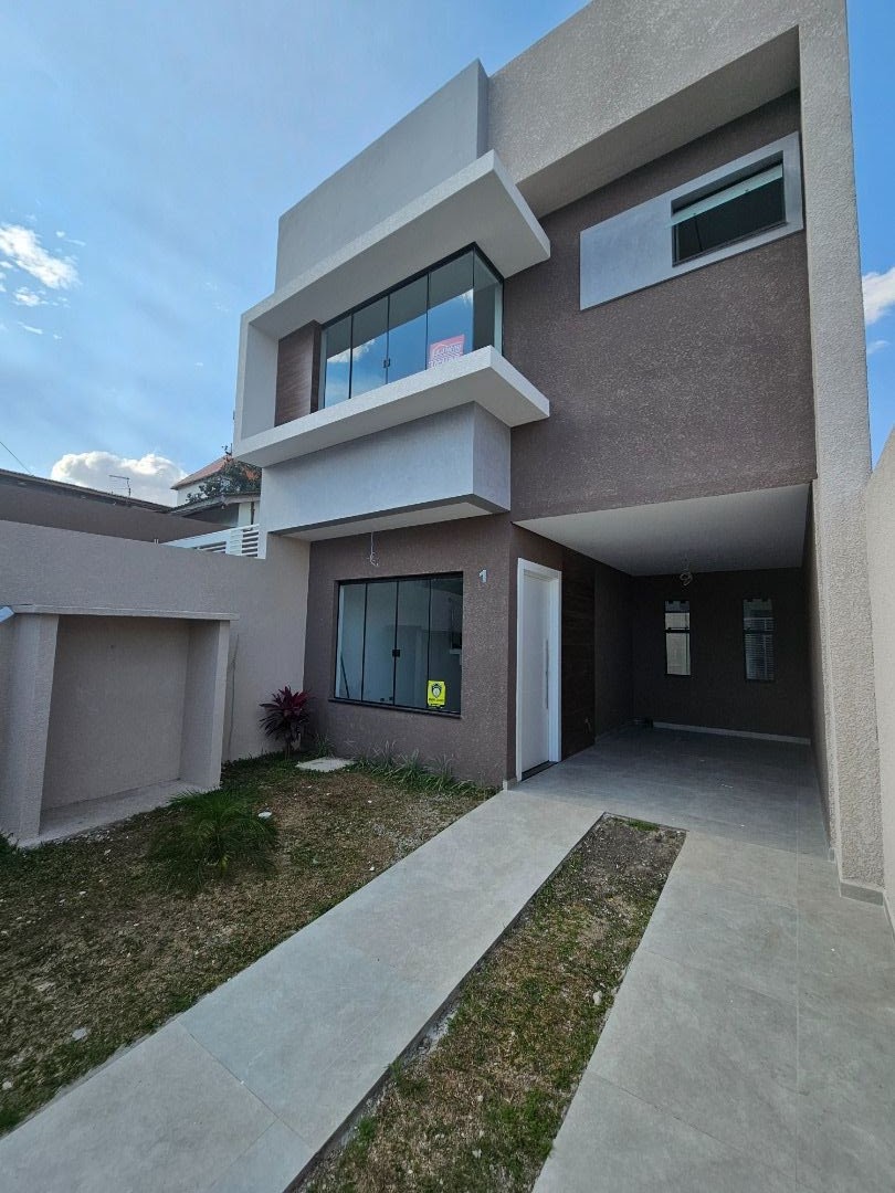 Terreno 500 m2, com 2 casas com 03 qtos cada, total 280m2 cons...