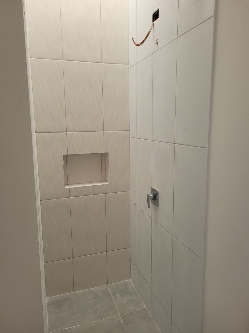 Sobrado novo, 106 m2, 3 qtos ste , 02 vagas, terreno nos fundo...