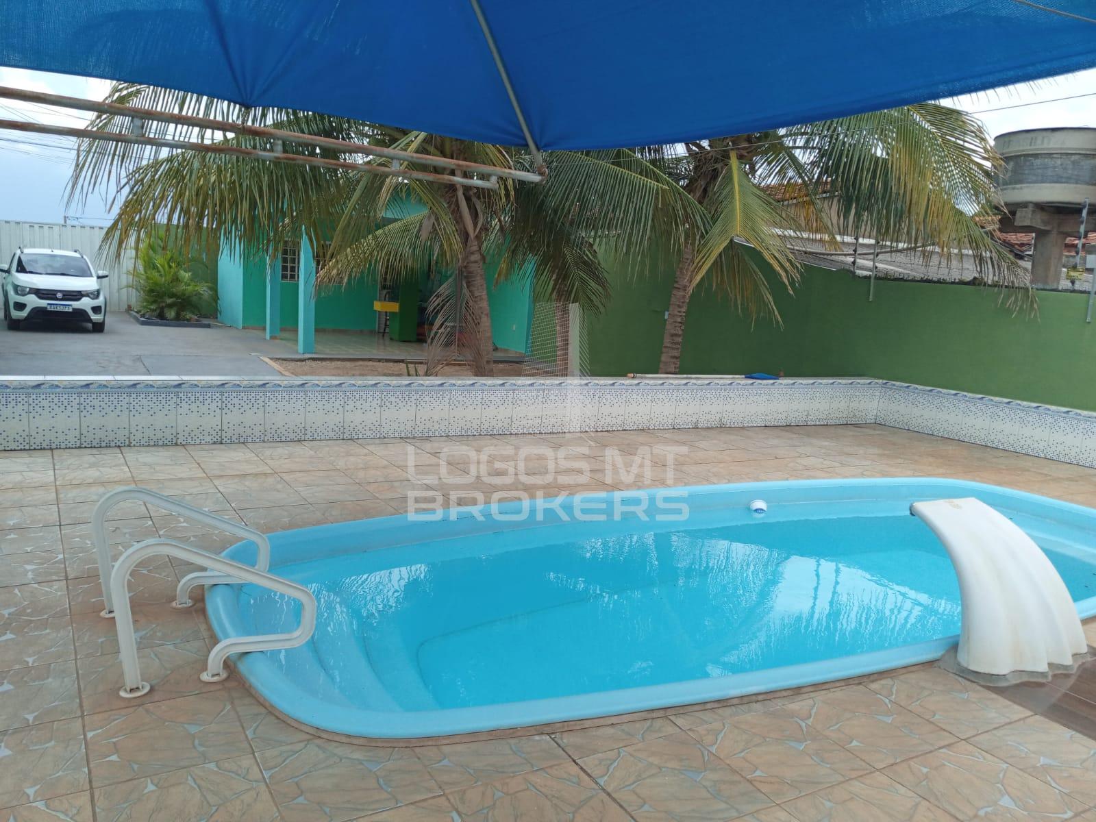 ÓTIMA  CASA COM AMPLO ESPAÇO, PISCINA, ÁREA GOURMET COM CHURRA...