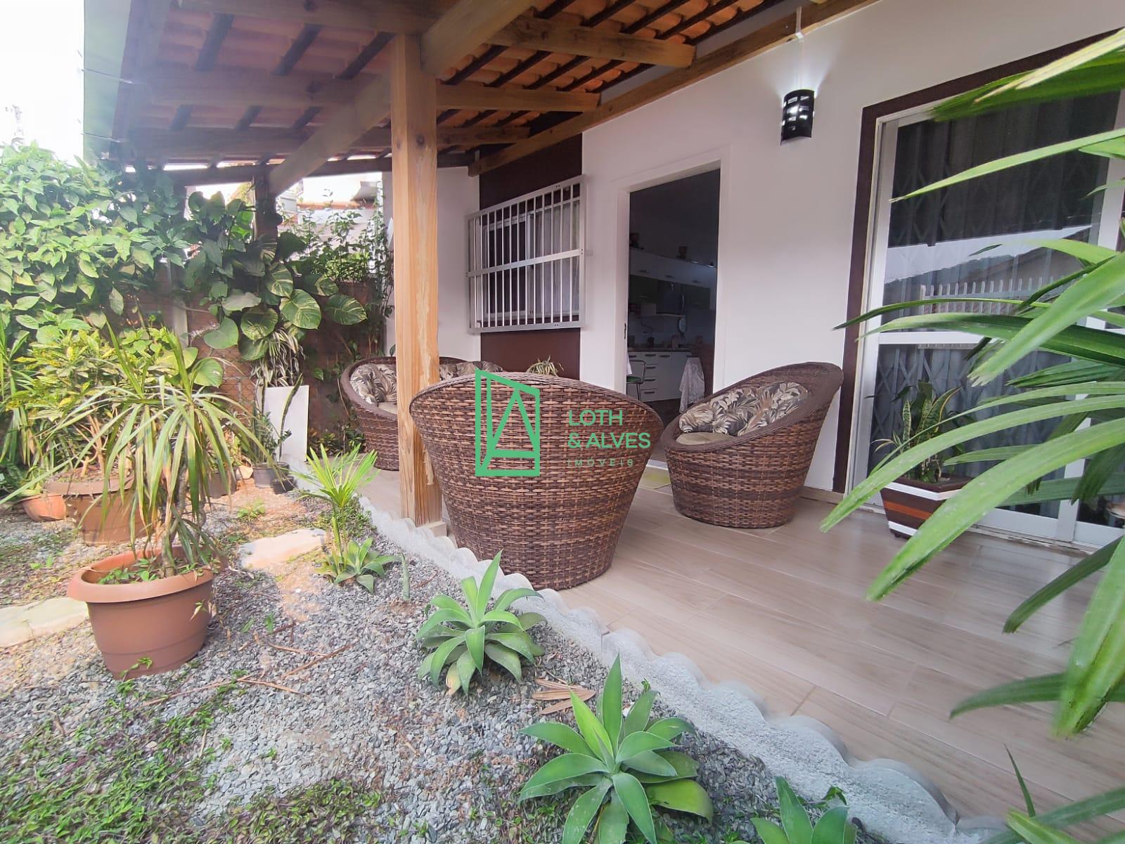 CASA  à venda, Gravatá, NAVEGANTES - SC, com ótimo espaço de t...