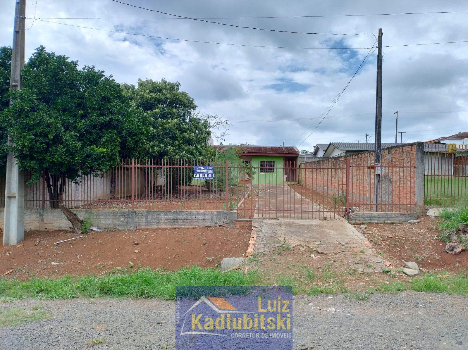 Casa à venda com terreno grande na frente, Jardim Delmira, Prudentópolis - PR