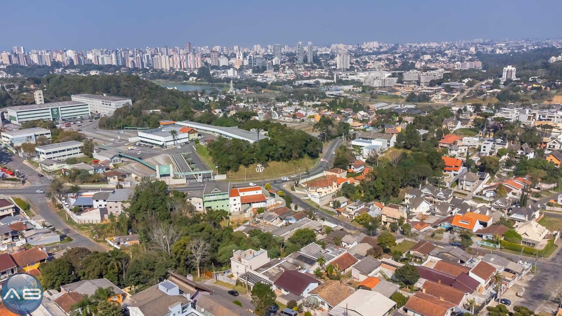 Triplex com amplo terreno no Santa Inácio, a 2 quadras da Univ...