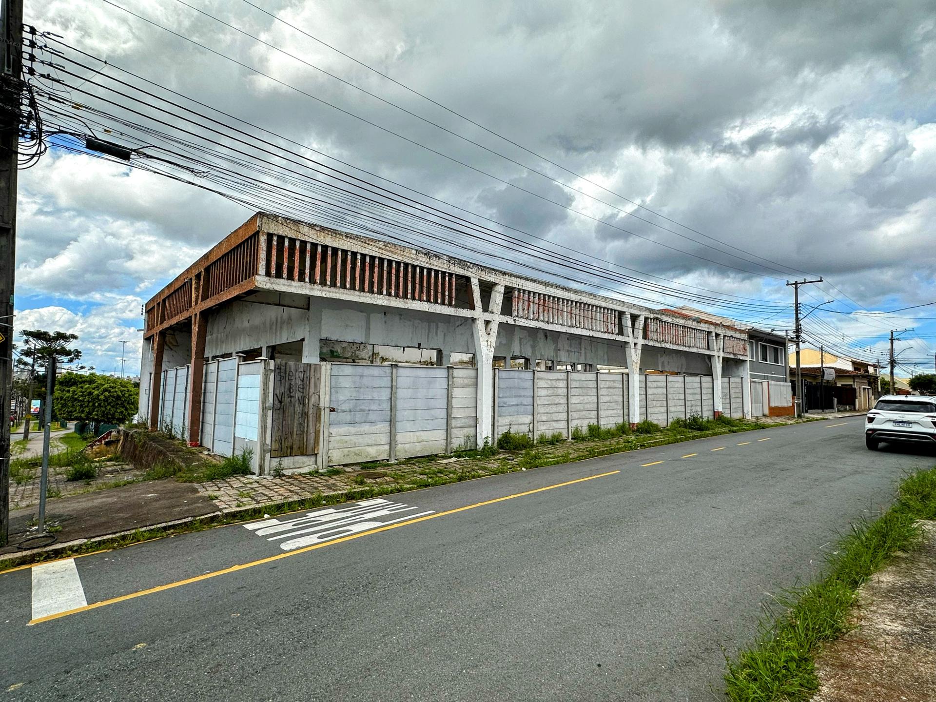 Imóvel Comercial de Esquina ao Lado do Carrefour Parolin