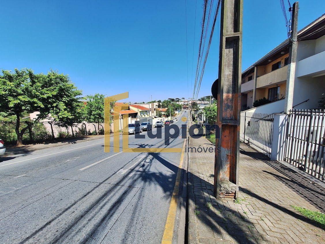 Sobrado Duplex no Bairro Uberaba, com ótima localização   CURI...