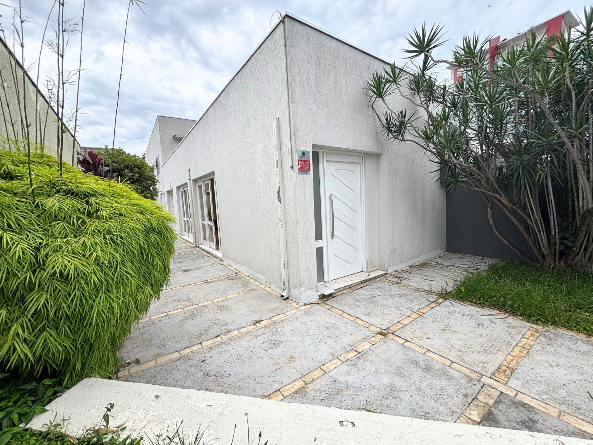 Casa à venda ou para locação de Alto Padrão, Bairro Ahú, CURIT...