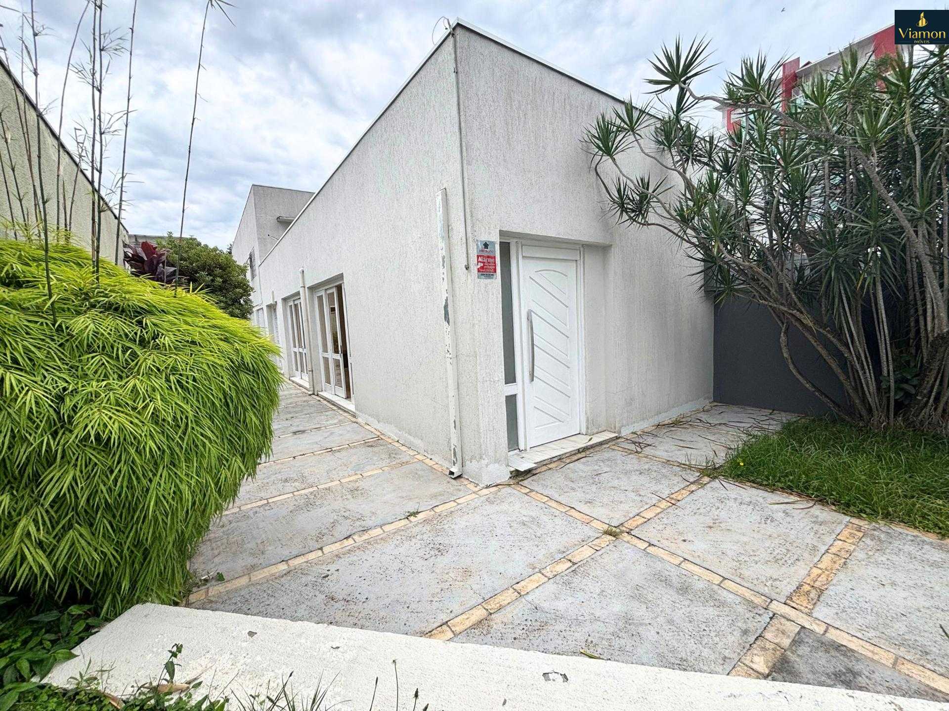 Casa à venda ou para locação de Alto Padrão, Bairro Ahú, CURIT...