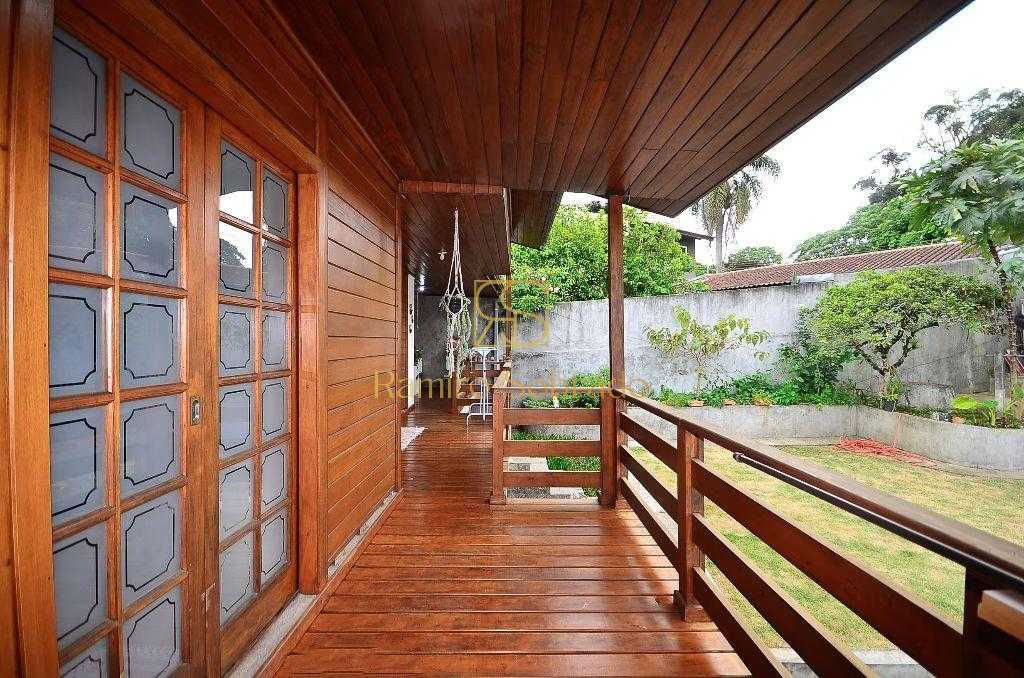 Casa com Galp?o em Terreno ZR-2 ? Venda | Barreirinha