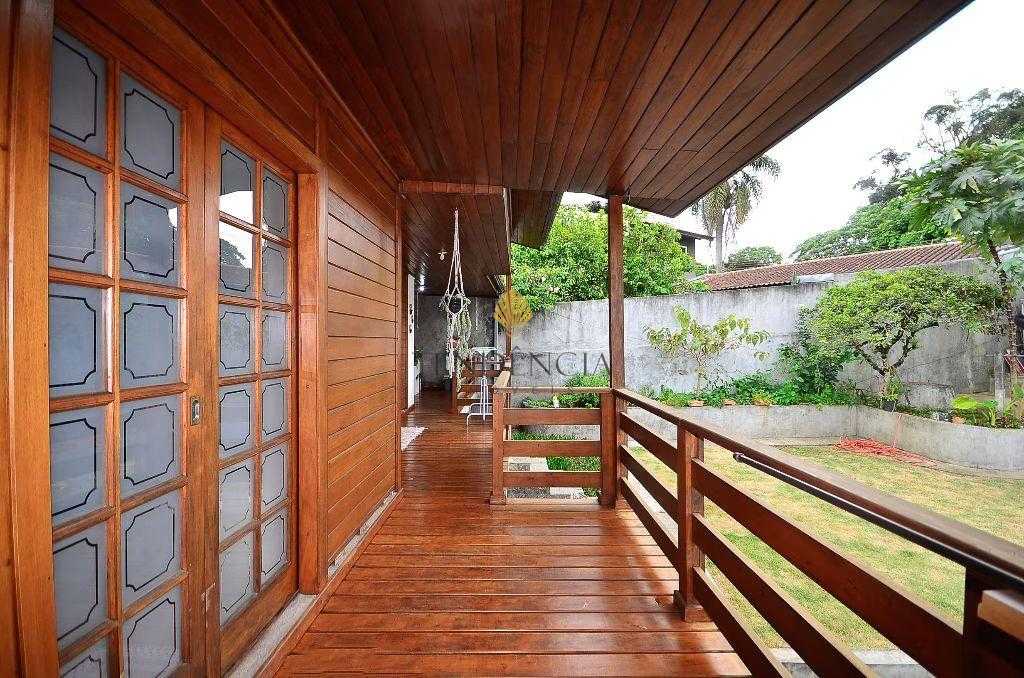Casa com Galpão em Terreno ZR-2 à Venda | Barreirinha