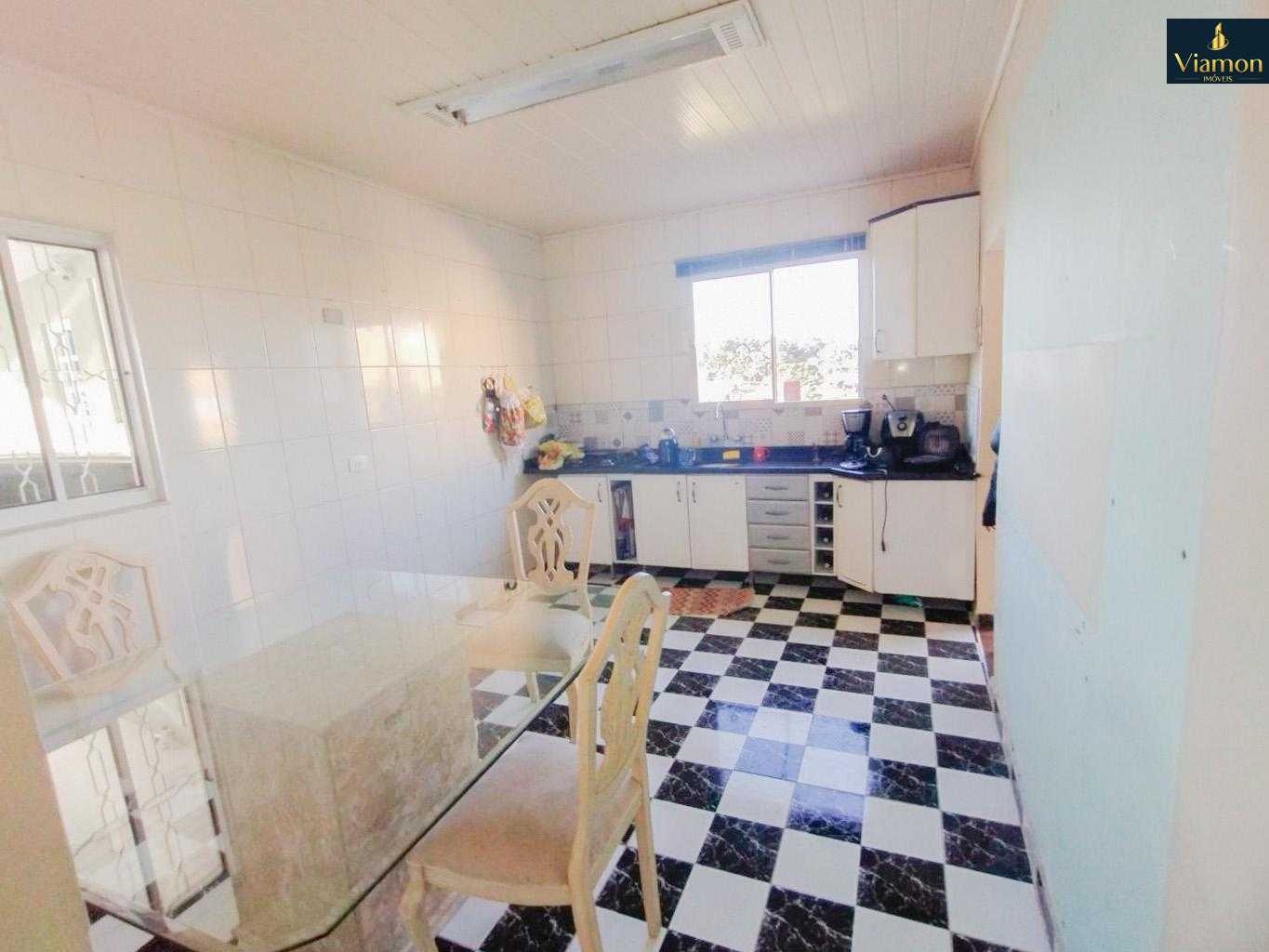 Residência Ampla com Piscina e Vista para a Natureza  Vila Gi...