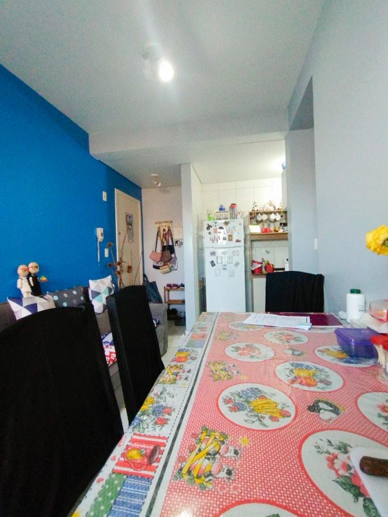 Apartamento térreo à venda em Colombo com 3 quartos próximo ao...