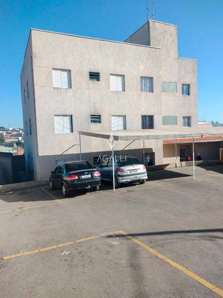 Apartamento térreo à venda em Colombo com 3 quartos próximo ao...