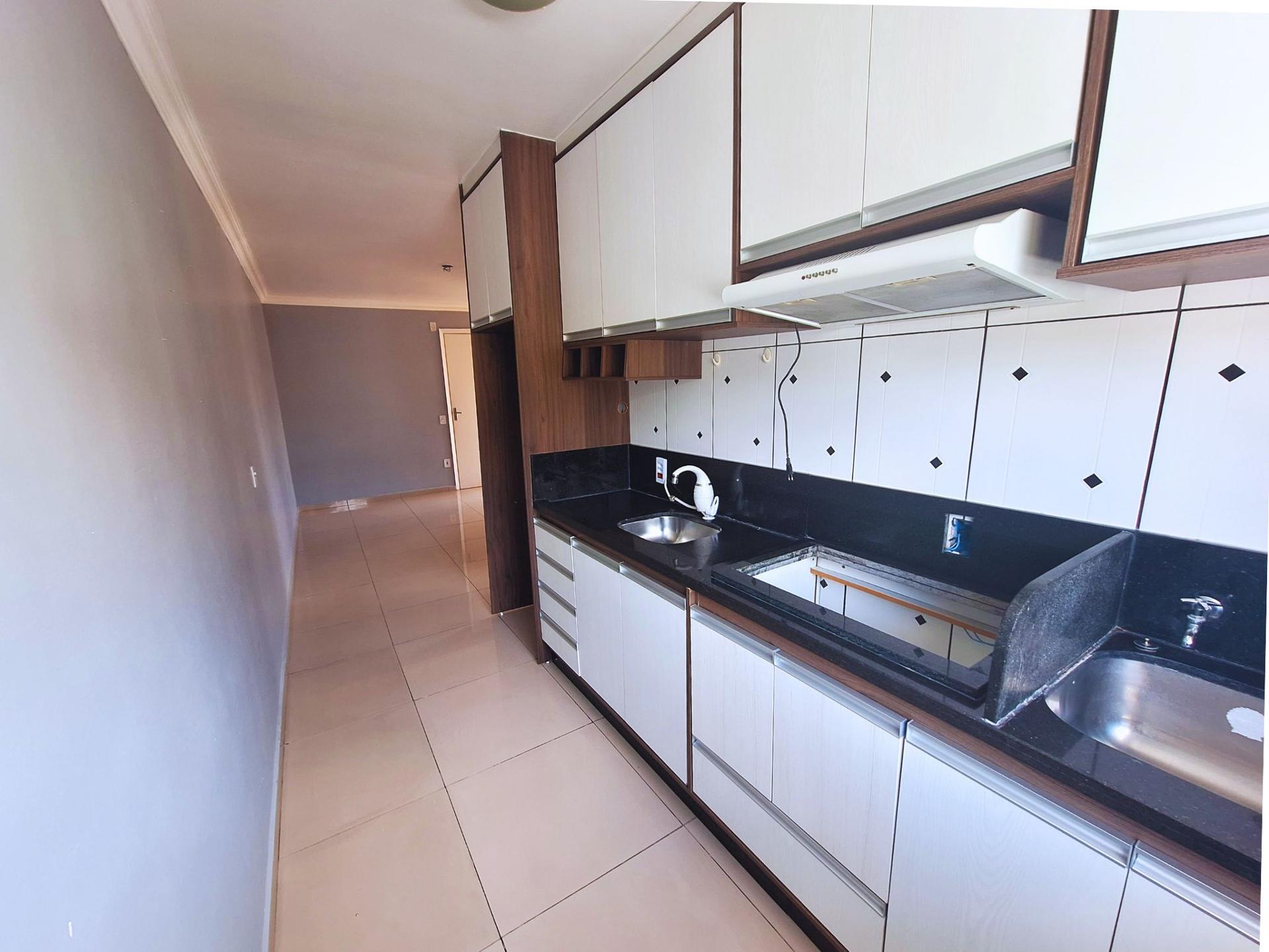 Apartamento Semi Mobiliado com 2 Quartos à Venda no Residencia...