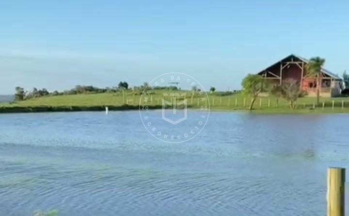 Fazenda 180hectares à venda, Localizada entre Pantano Grande e...