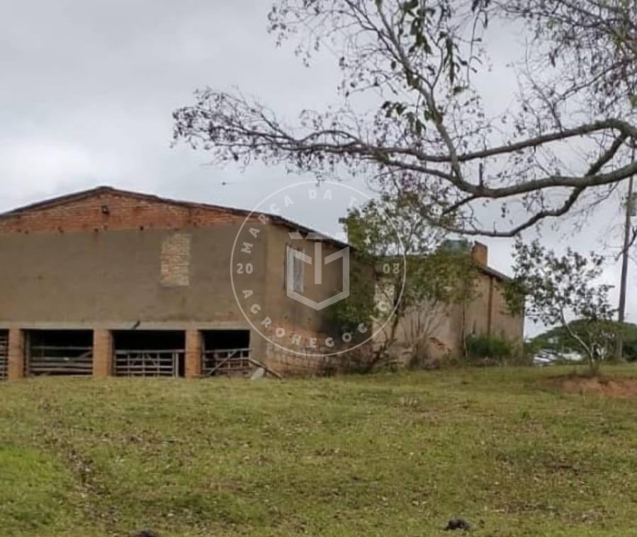 Fazenda à venda, excelente área de 336 hectares na região de E...