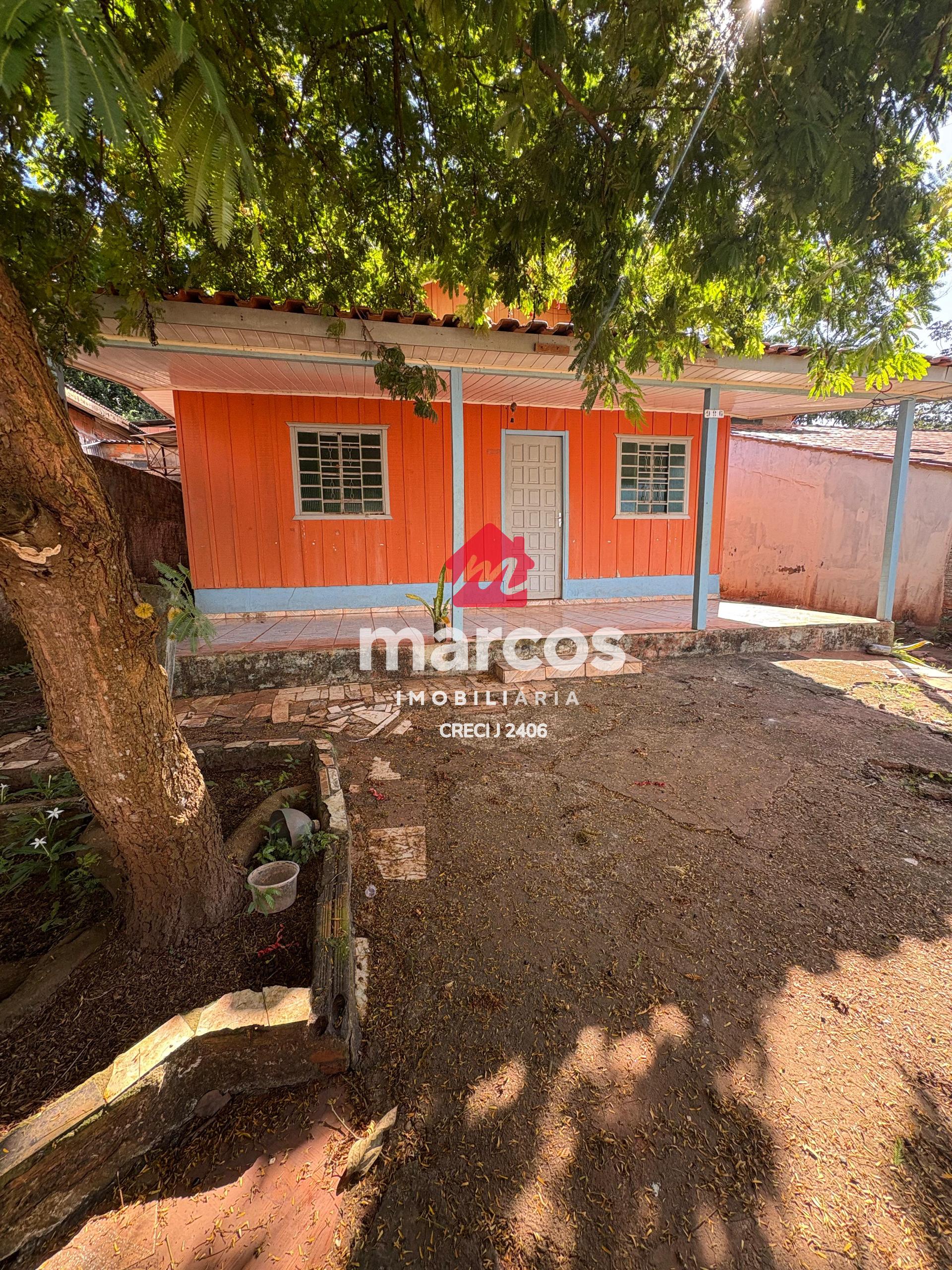 CASA À VENDA NO BAIRRO LIBERDADE COM 02 SUÍTES, CASA DE MADEIR...