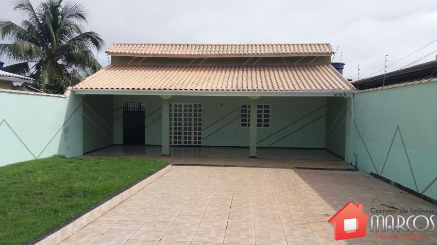 CASA EM ÓTIMA LOCALIZAÇÃO PRÓXIMA A ESCOLA E SUPERMERCADO.