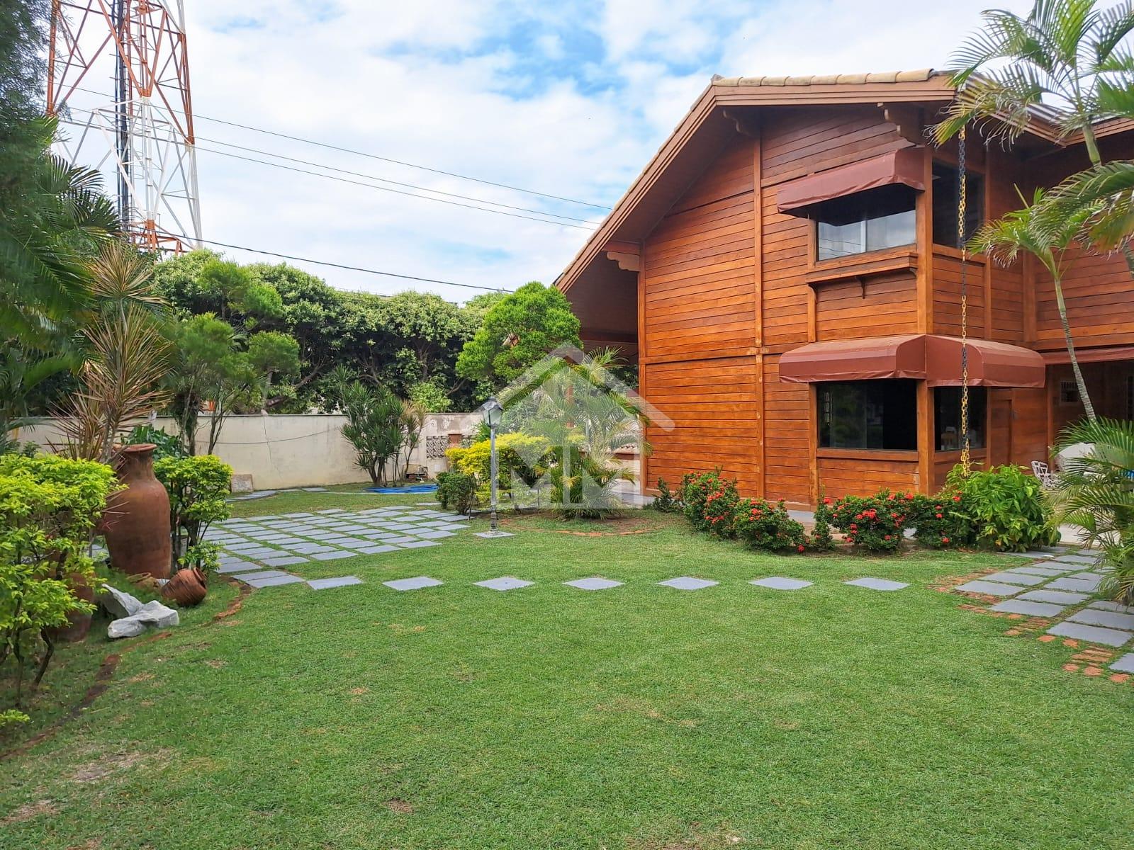 Linda casa na ilha de Guriri, pertinho de tudo e com muito verde 