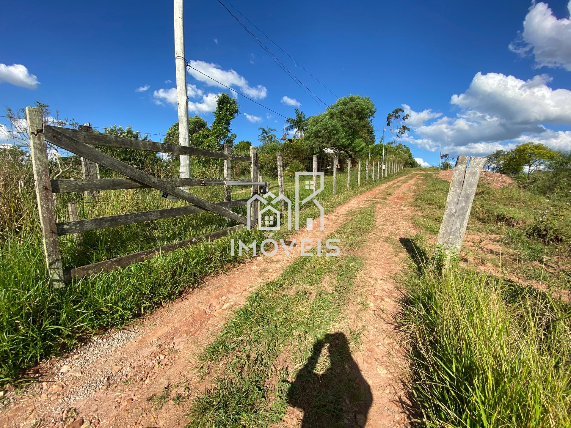 Terreno à venda em BARBACENA - MG com 2000m² no bairro Sá Fortes