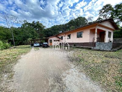 Chácara à venda em BARBACENA - MG com 4 quartos, sendo 1 suíte...