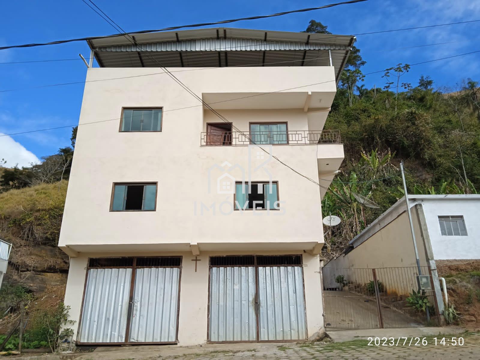 Duas Casas à venda em SANTA BARBARA - MG com piscina no José C...