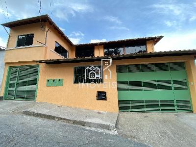 Casa à venda em Barbacena composta por 3 imóveis - 5 dormitóri...