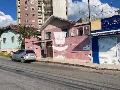 Casa à venda em Barbacena com 3 dormitórios no bairro Santa Te...