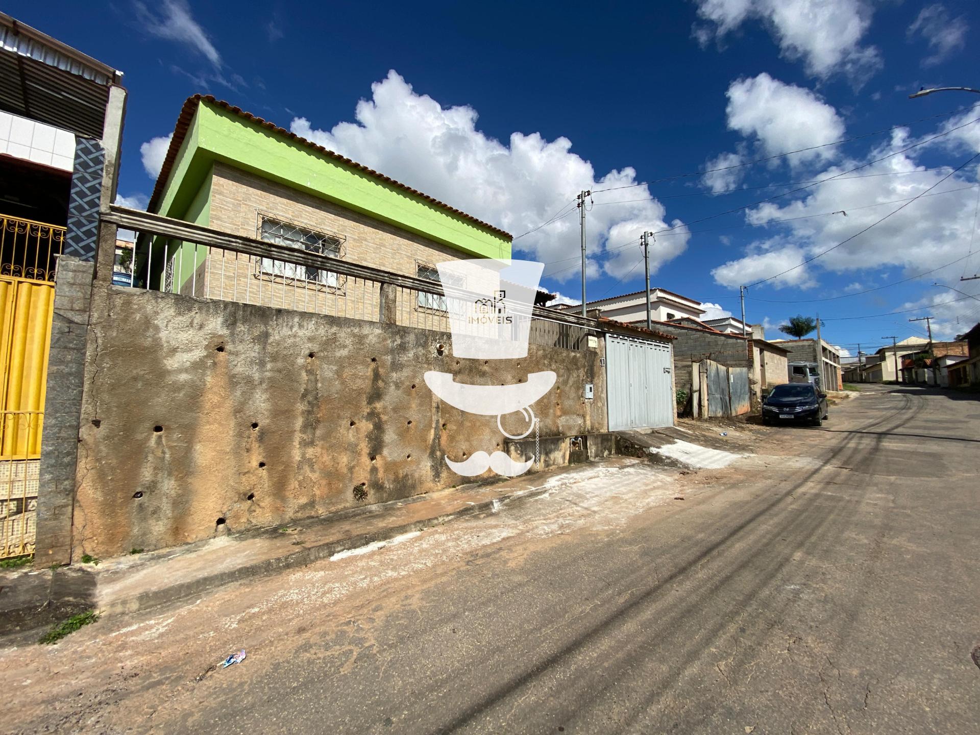 Casa à venda em Barbacena com 3 dormitório no bairro Santo Ant...
