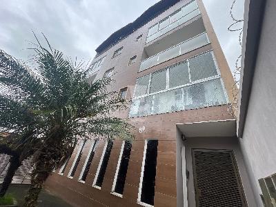 Cobertura com 3 quartos sendo 01 suíte à venda em Barbacena-MG...