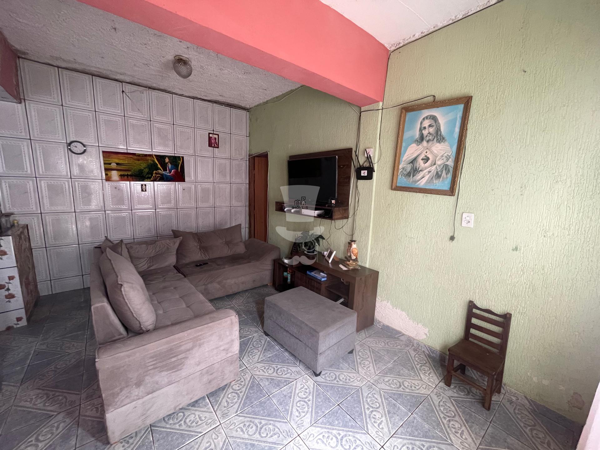 Casa à venda em Barbacena-MG com 3 quartos no Santa Efigênia