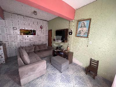 Casa à venda em Barbacena-MG com 3 quartos no Santa Efigênia