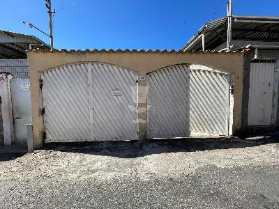 Casa à venda em Barbacena-MG com 3 quartos no Santa Efigênia