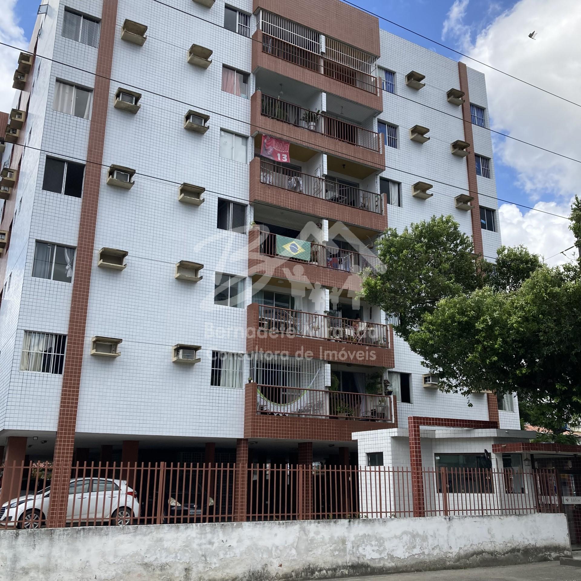 O apartamento est localizado no bairro Vrzea possui 97 metros quadrados com 3