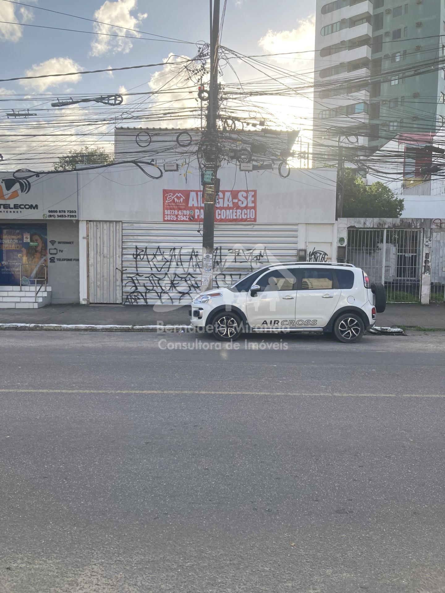 COMERCIO AMPLO NA RUA PRINCIPAL DA GENERAL POLIDORO COM SALO ENORME COM 3 TRS  BANHEIROS, COPA E S