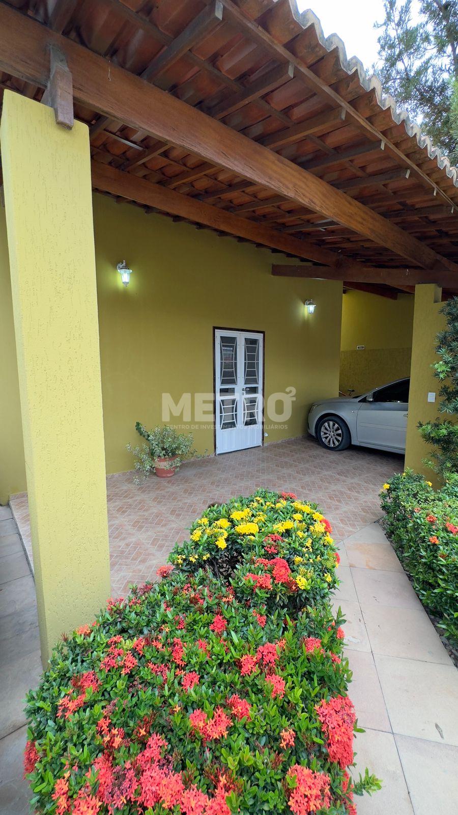 Casa para alugar com 4 quartos, 300m² - Foto 1