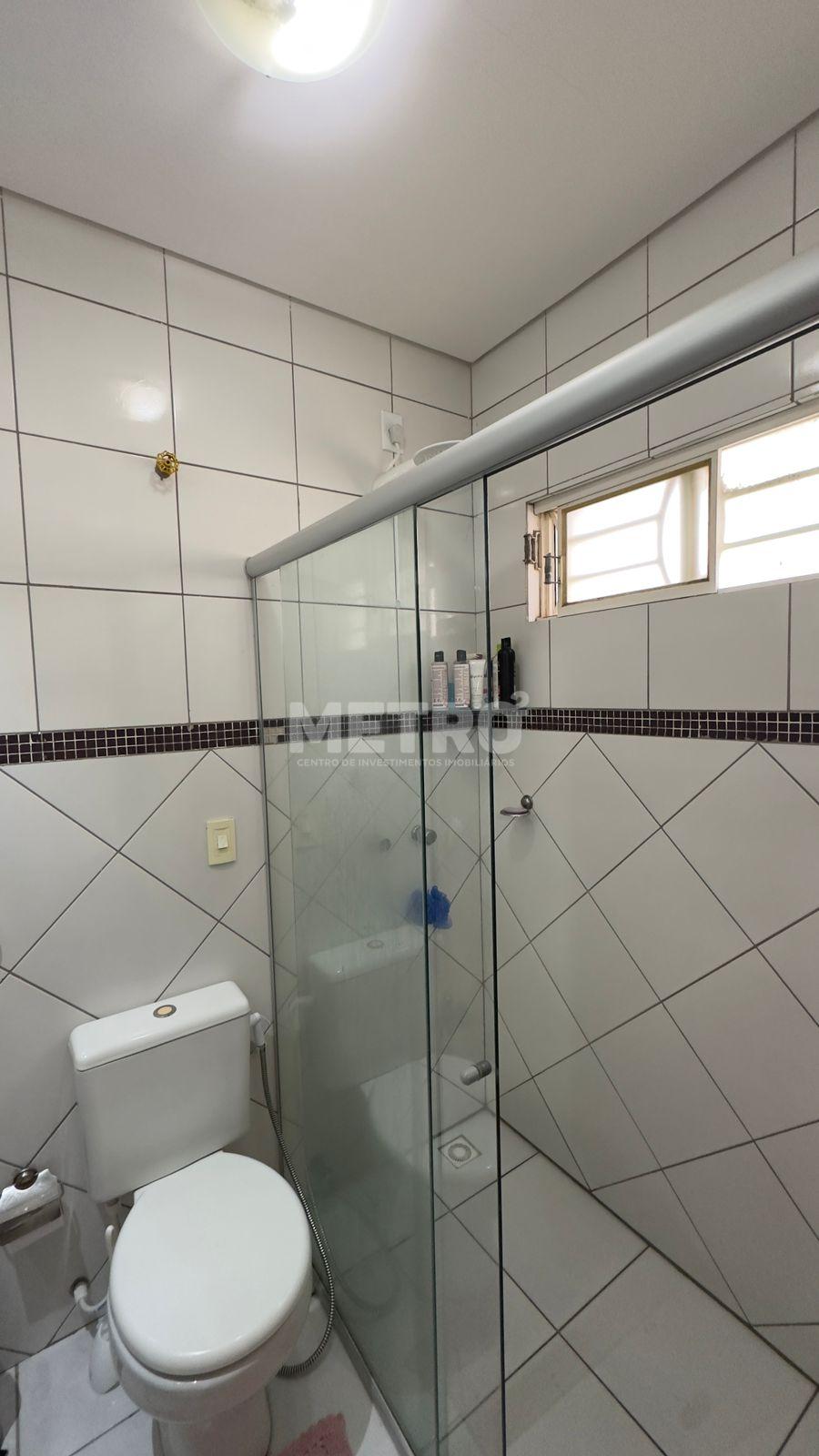 Casa para alugar com 4 quartos, 300m² - Foto 8