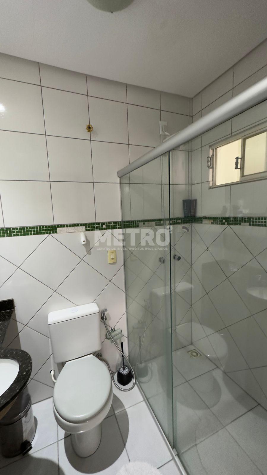 Casa para alugar com 4 quartos, 300m² - Foto 12