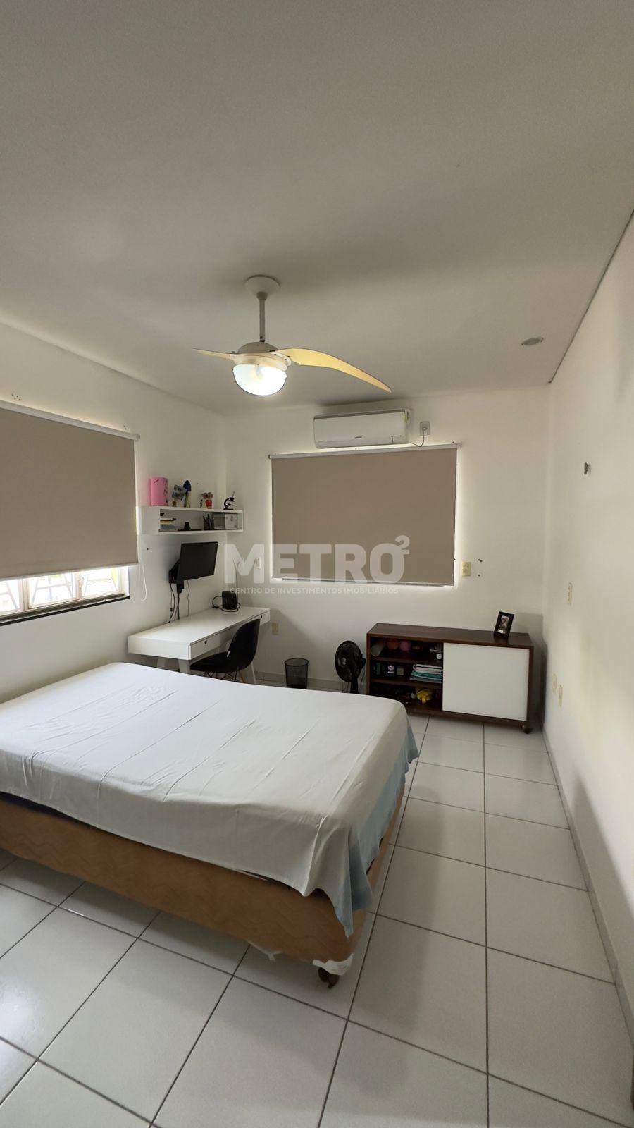 Casa para alugar com 4 quartos, 300m² - Foto 13