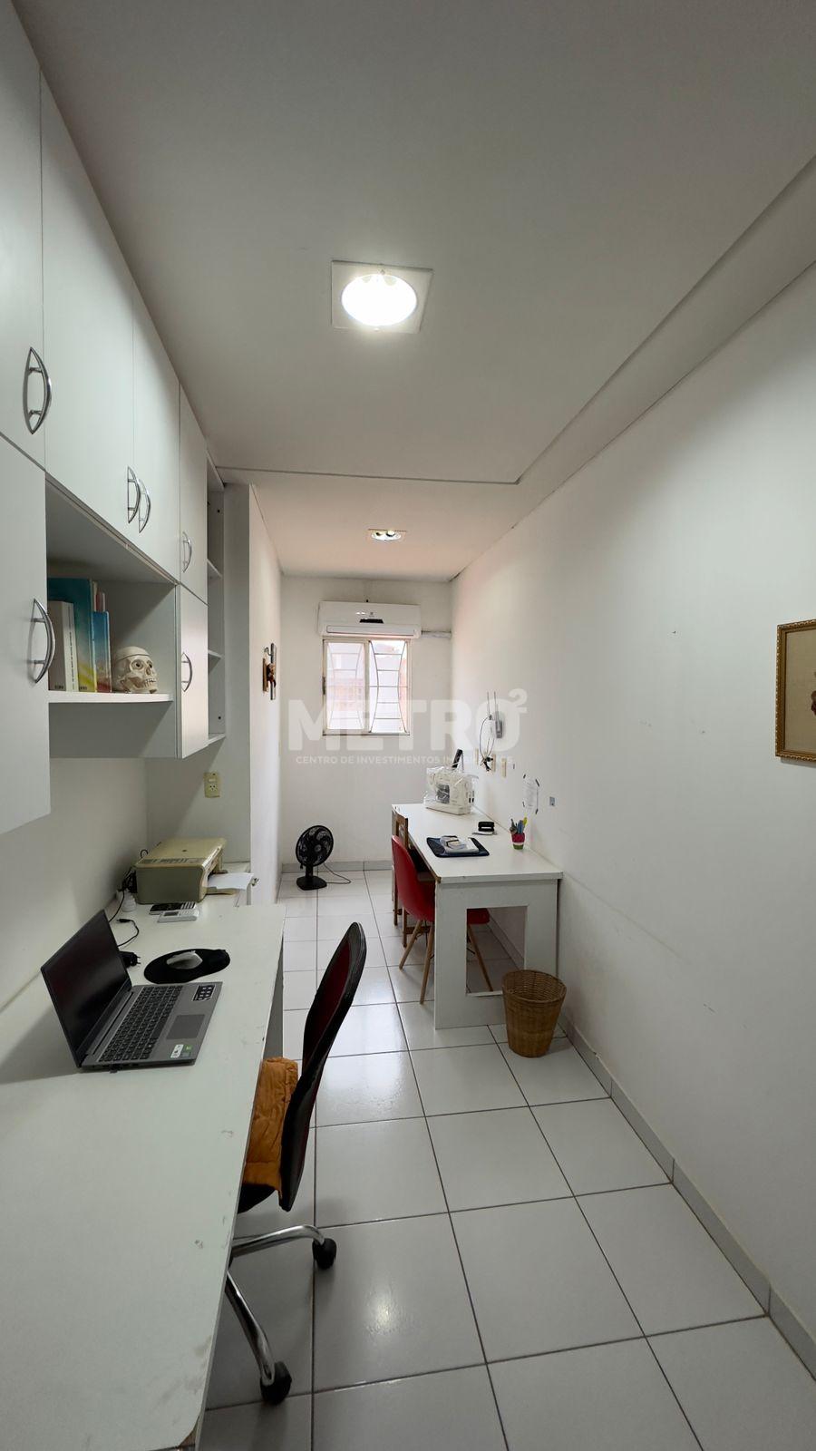 Casa para alugar com 4 quartos, 300m² - Foto 14