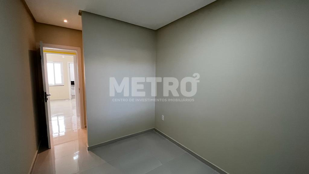 Casa à venda com 3 quartos, 100m² - Foto 2