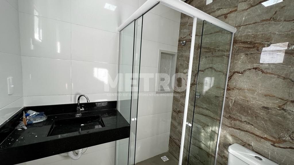 Casa à venda com 3 quartos, 100m² - Foto 4