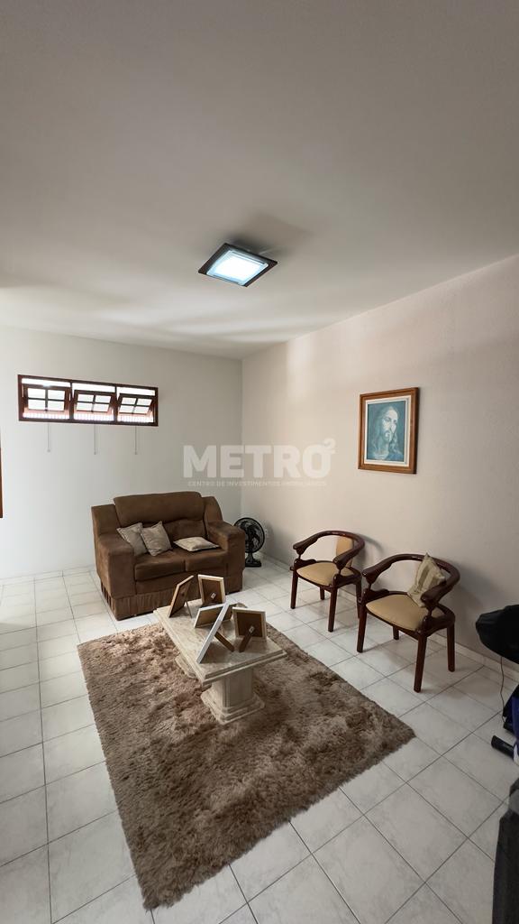 Casa à venda com 2 quartos, 160m² - Foto 3