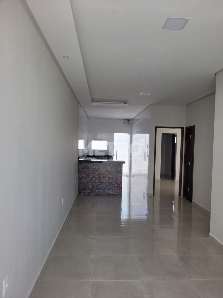 Casa à venda com 2 quartos, 105m² - Foto 1