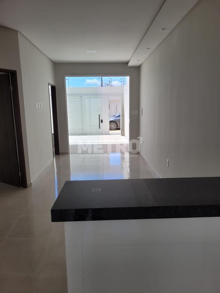 Casa à venda com 2 quartos, 105m² - Foto 2