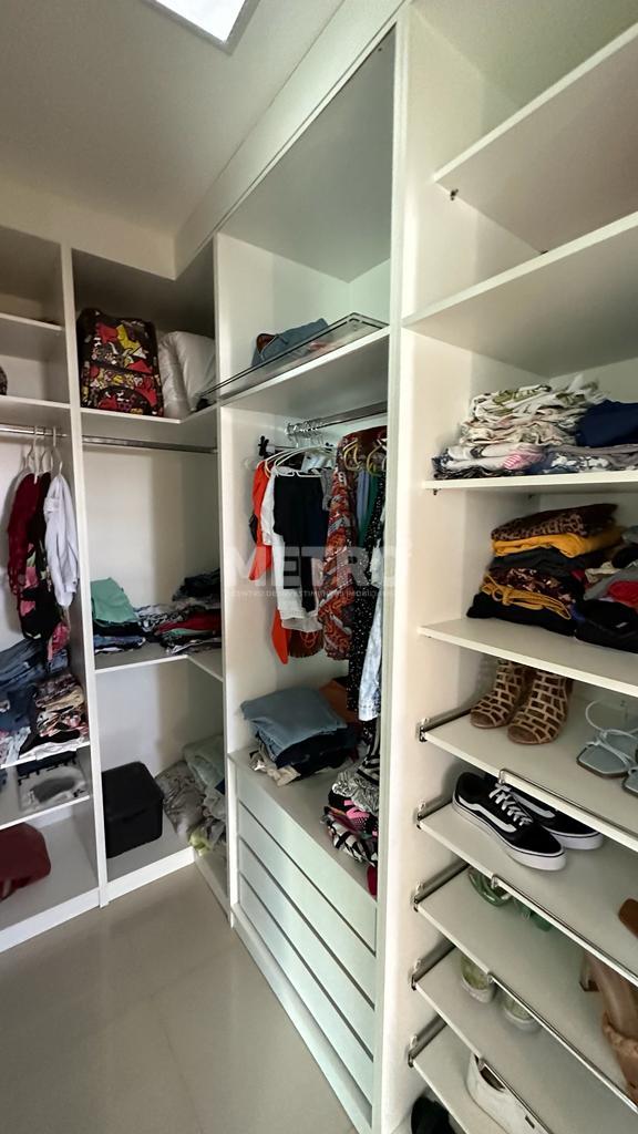 Casa de Condomínio à venda com 3 quartos, 190m² - Foto 2