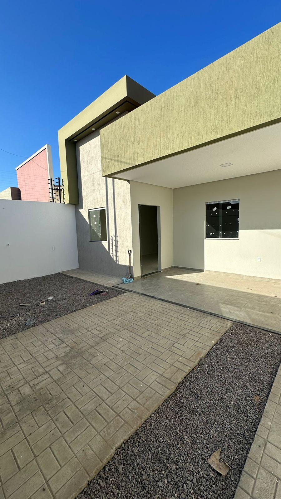 Casa à venda com 2 quartos, 80m² - Foto 1