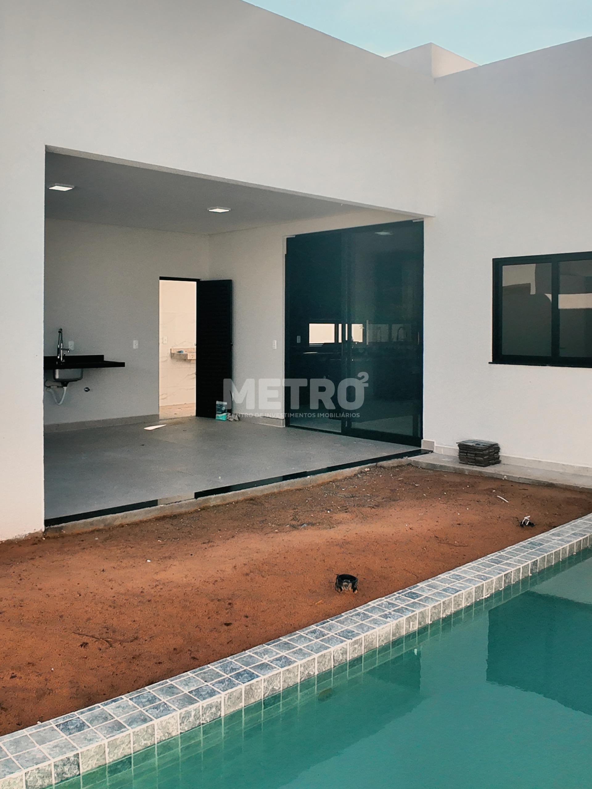 Casa com 4 suítes, Piscina à venda, no condomínio Eco Spa.