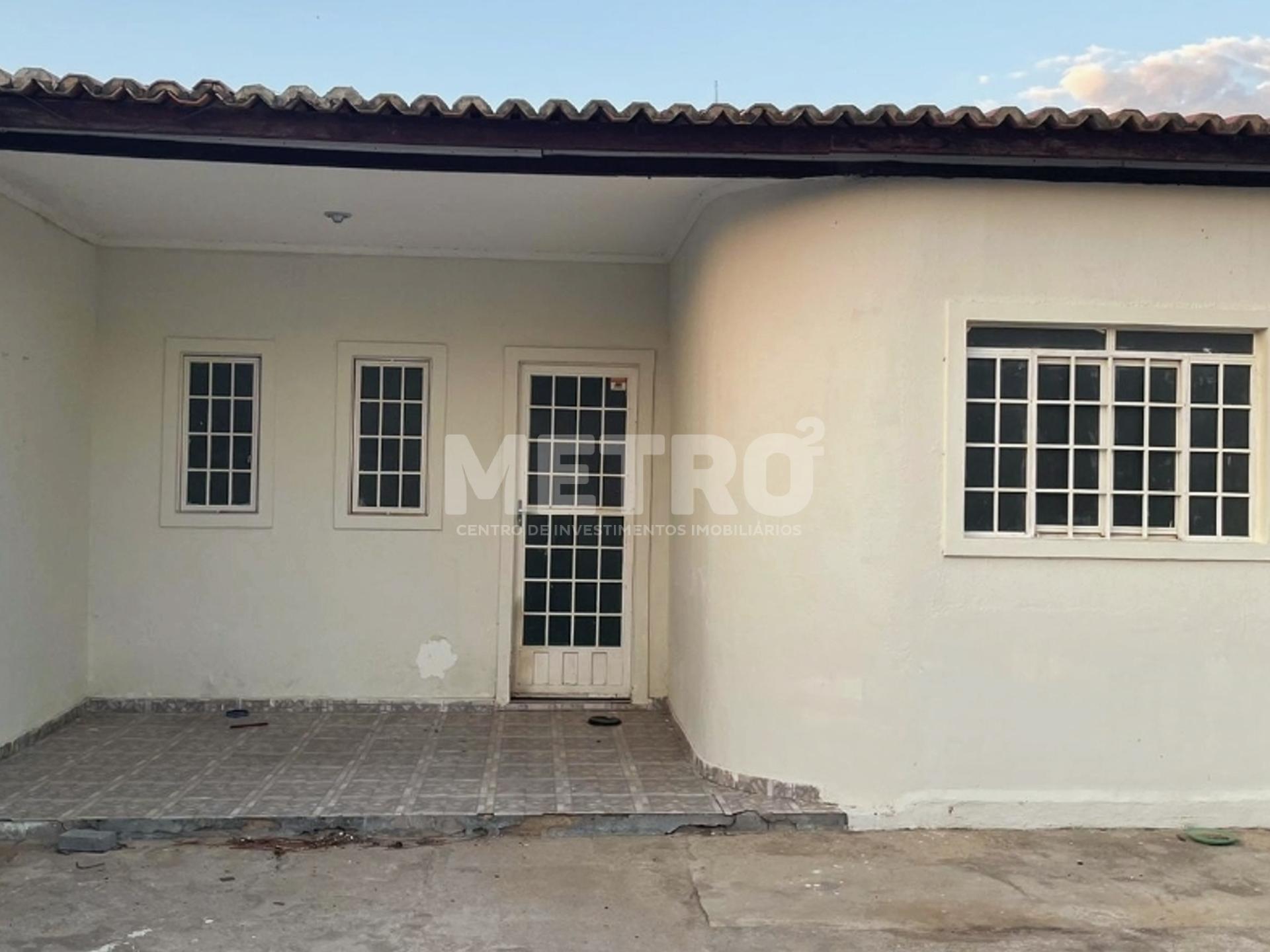 Casa para alugar com 2 quartos, 100m² - Foto 1